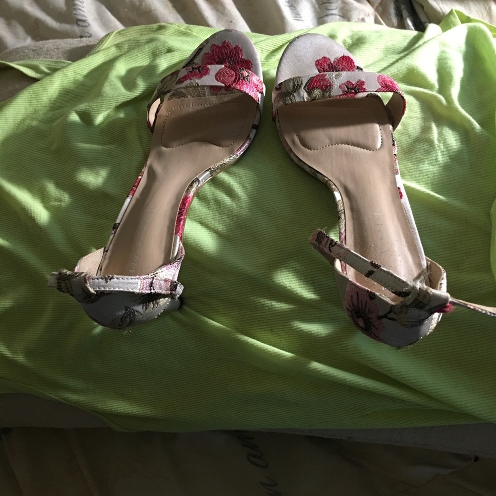 ladies strap heels - Picture 2 of 3